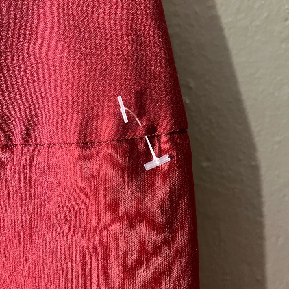 RED skirt - Picture 2 of 16
